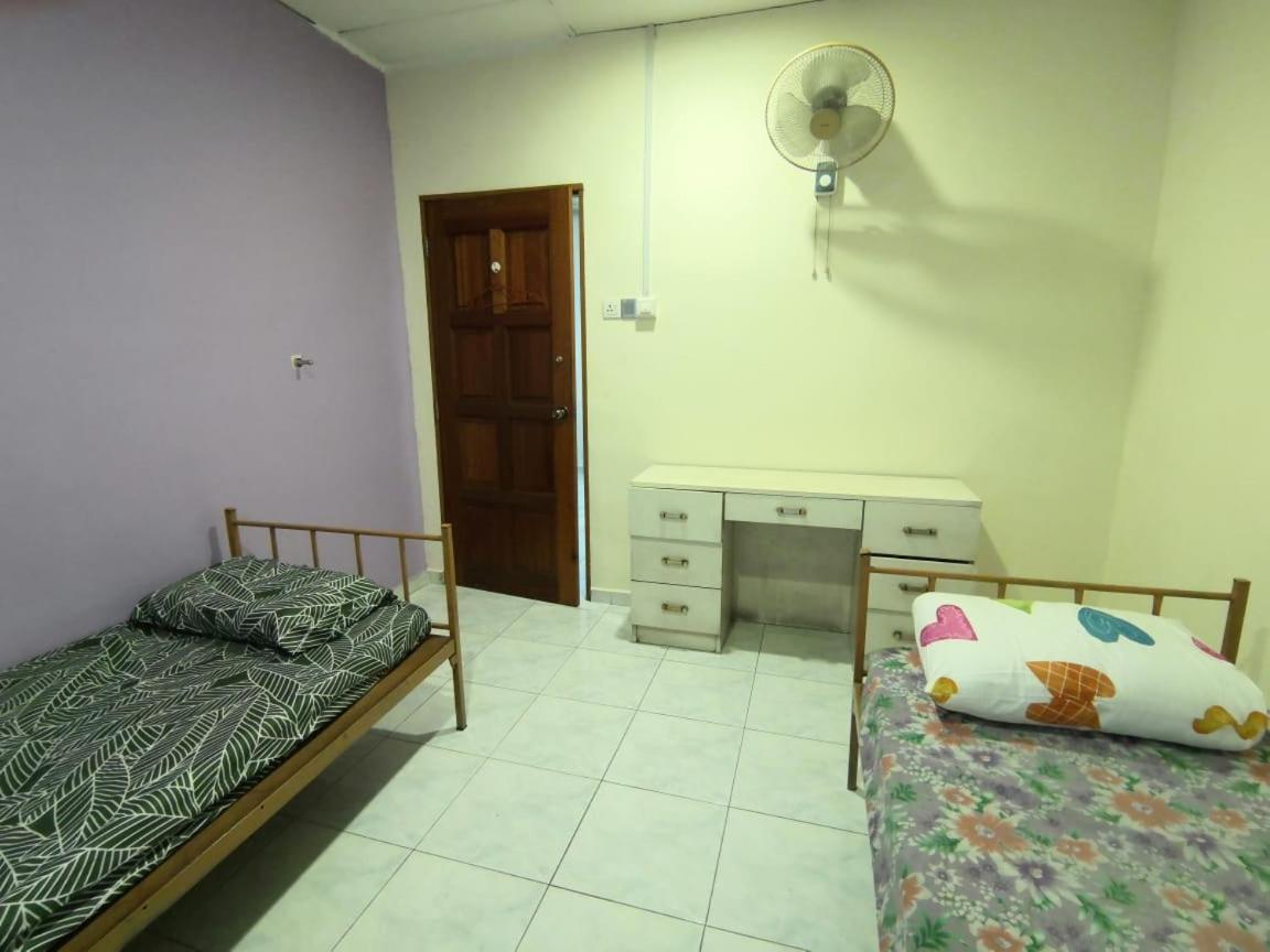Cosy Homestay Ulu Tiram Exterior foto